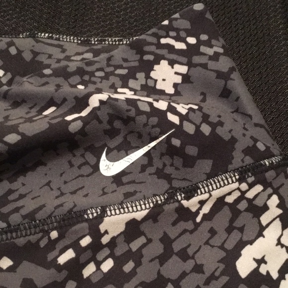 Nike Recycled Dri fit leggings - Picture 3 of 3